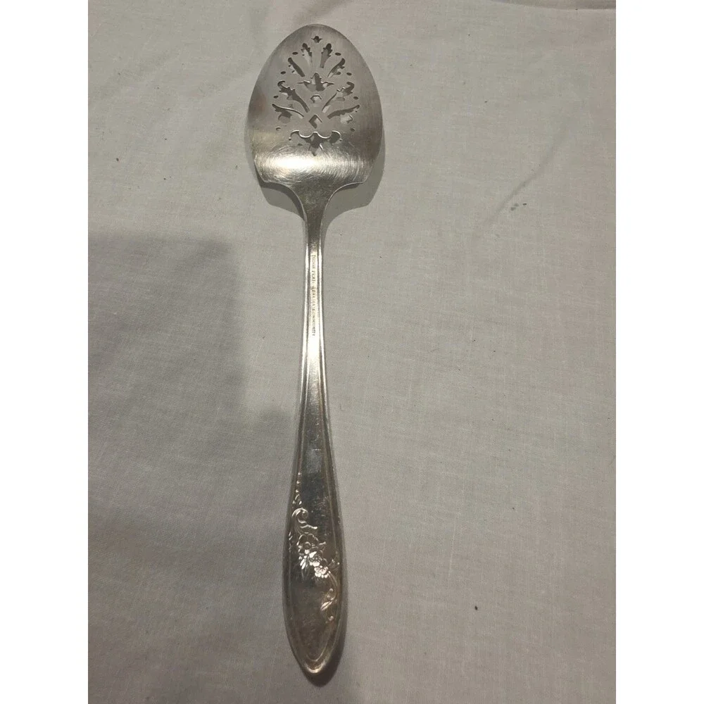 Oneida Community Tudor Plate Silverplate Queen Bess